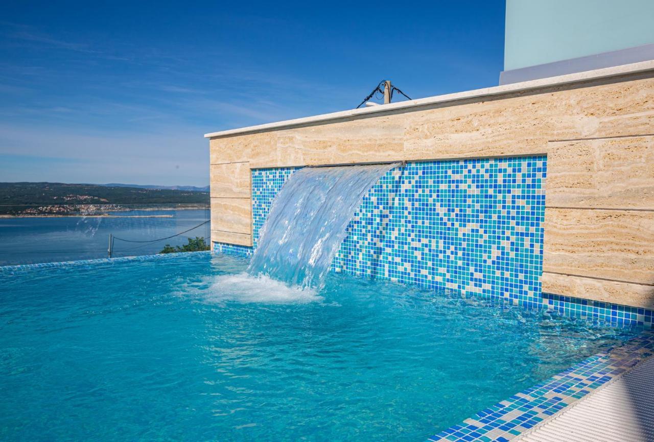 Villa Marassi With Heated Pool, Hot Tub And Sauna 茨里克韦尼察 外观 照片